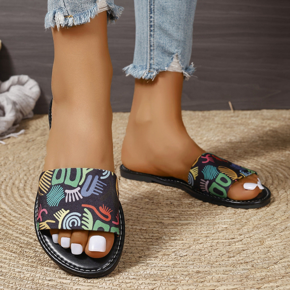 New Fashion Graffiti Print Sandals For Women Summer Round Toe Low Heel Flat Slippers For Women Slides Casual Beach Shoes
